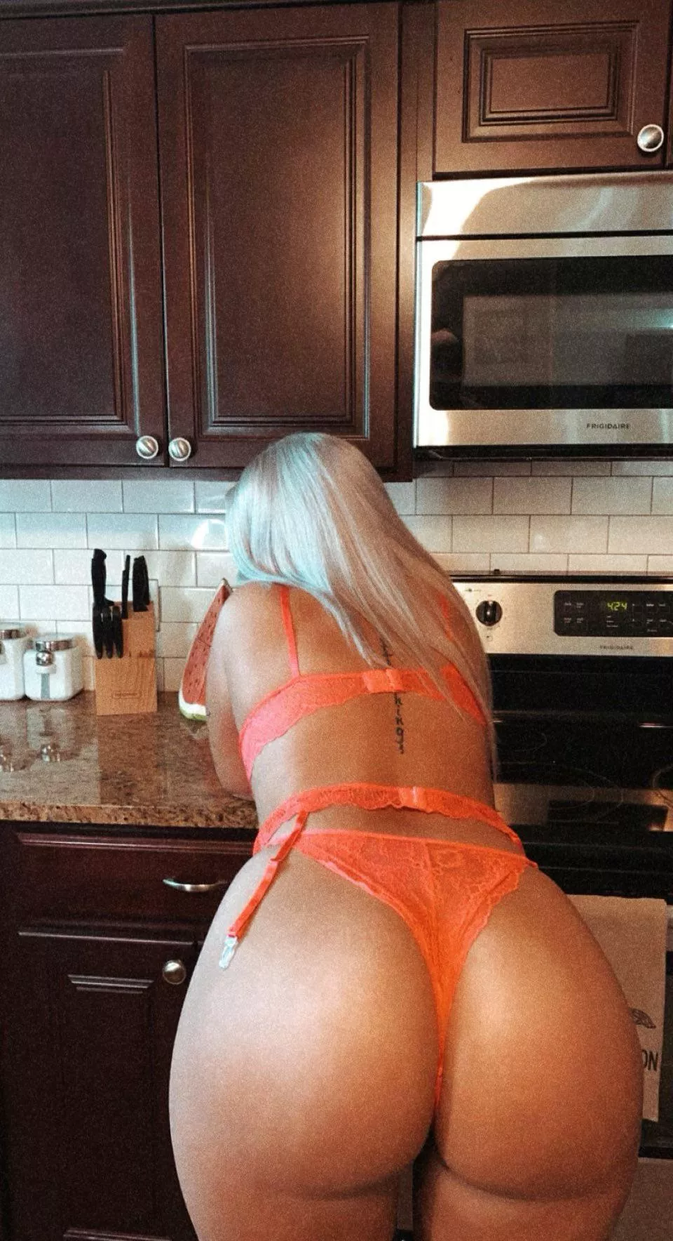Could you eat it from behind? 😈 Chats are open 🥰 posted by yummybunnyy
