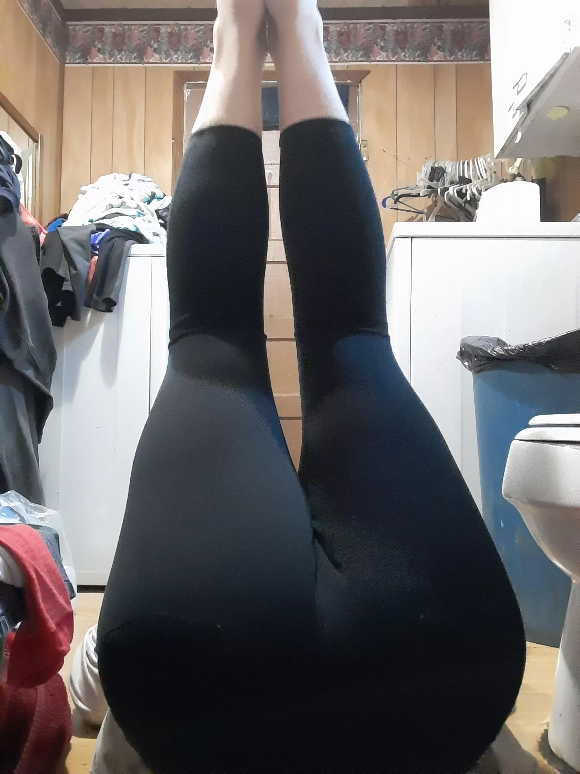 Could you give me a pose to do in my leggings I've run out of ideas? 🍆🍑 posted by Accomplished_Wave449