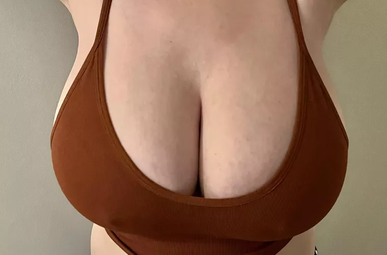 Could you maintain eye contact? 👀 by haley_h_cup