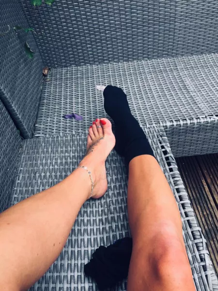 Could you remove the other one 😉😇❤️🖤 by kokkina_aphrodit