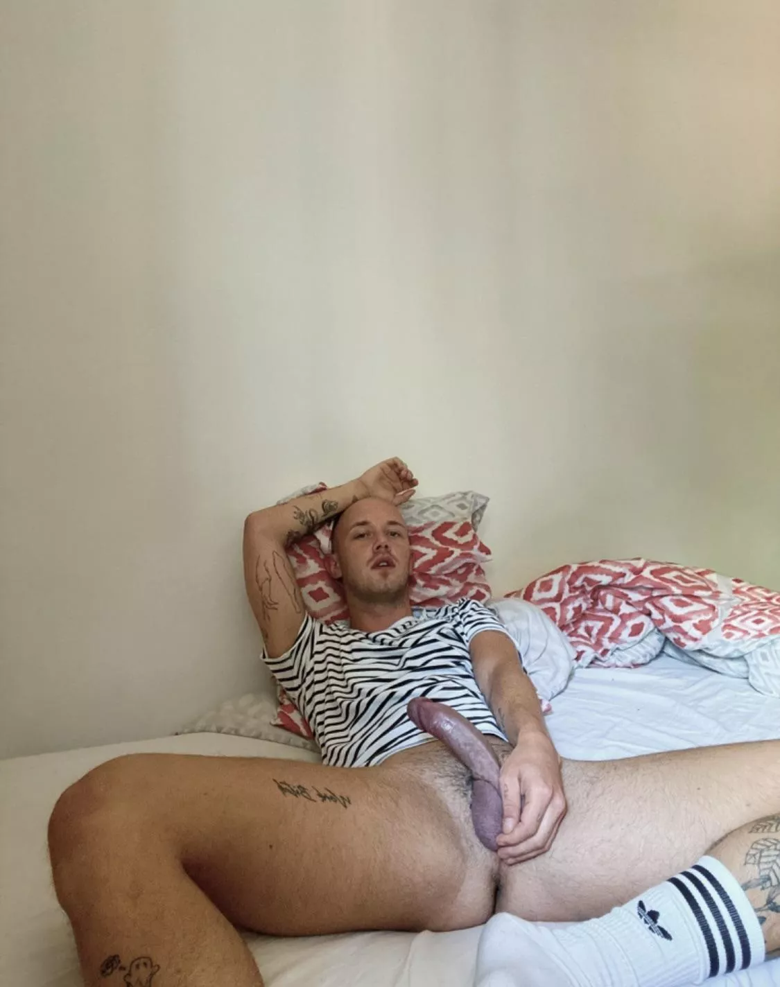 couldn’t be happier no nut november is finally over 🐷 posted by peachfromserbia