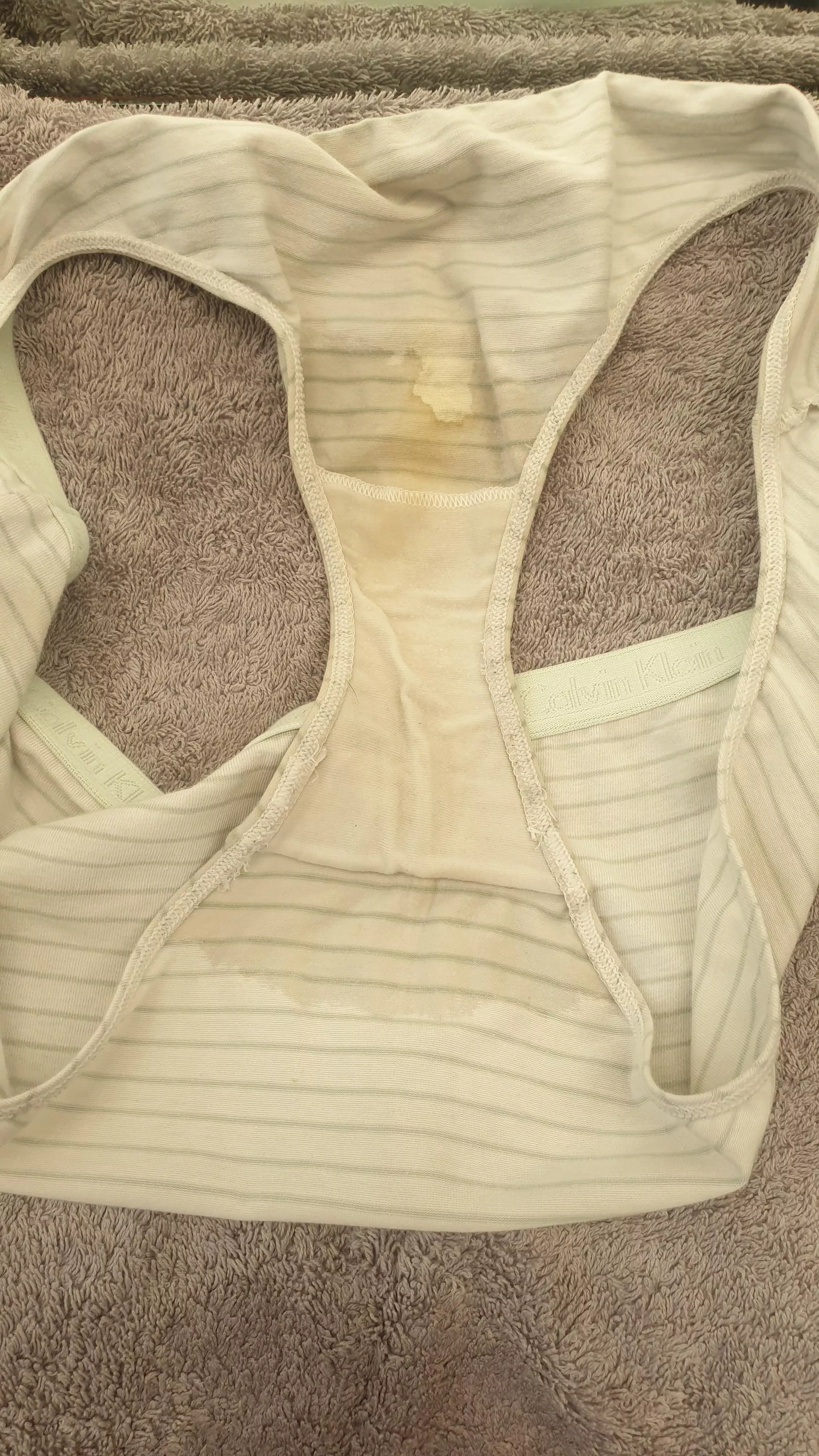 Couldn't help unloading into these 8 month pregnant girls sweetly stained panties 😈 posted by Aus_boy66