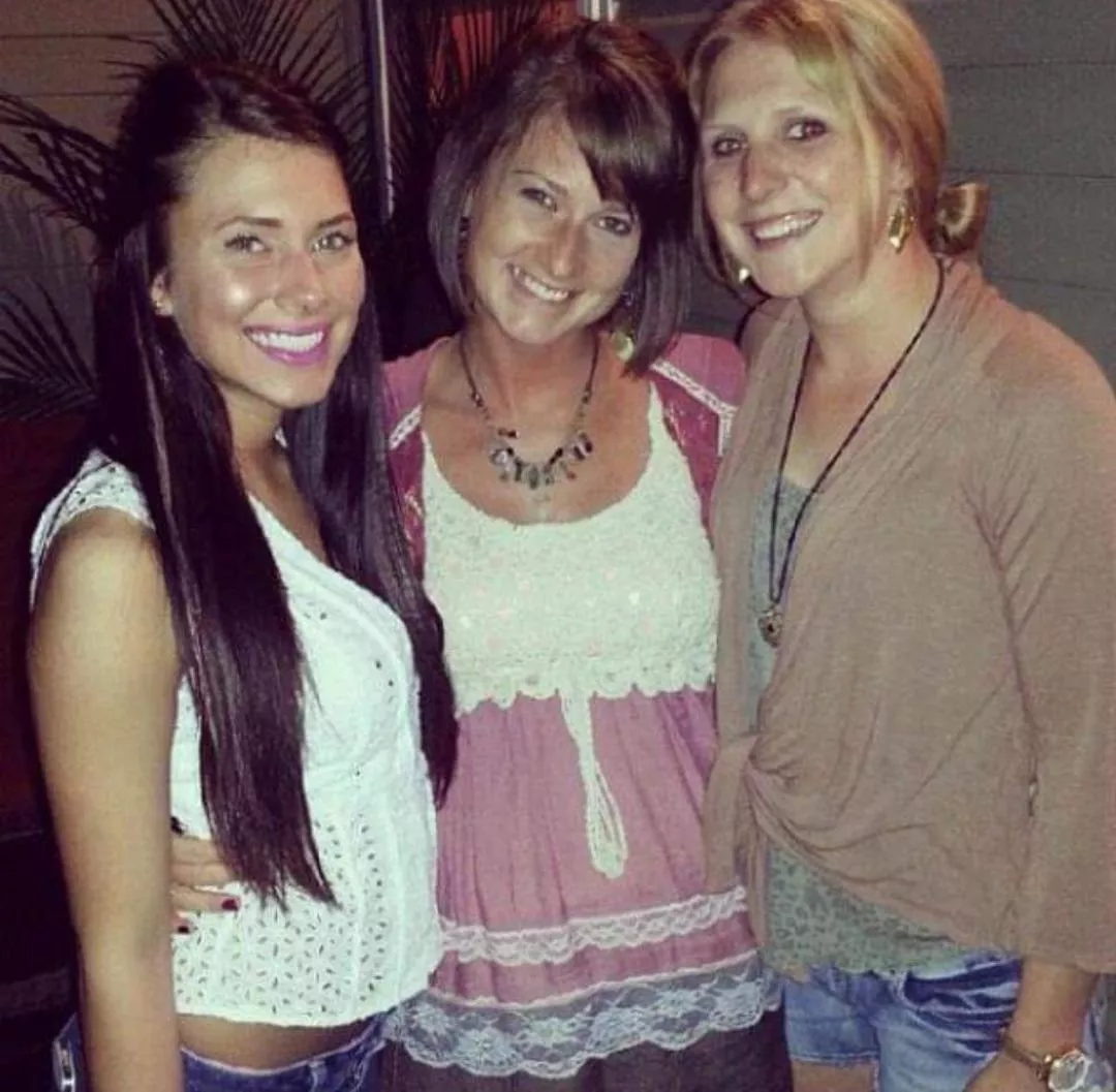 Country music loving girls posted by Dripping_Sores