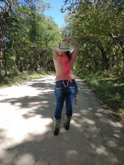 country roads take me home 🎶 by Shy_bi_bookworm88