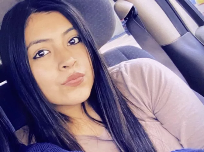 Cover those lips in cum