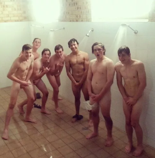 Covering (X-Post /r/menshowering) posted by menareamazing