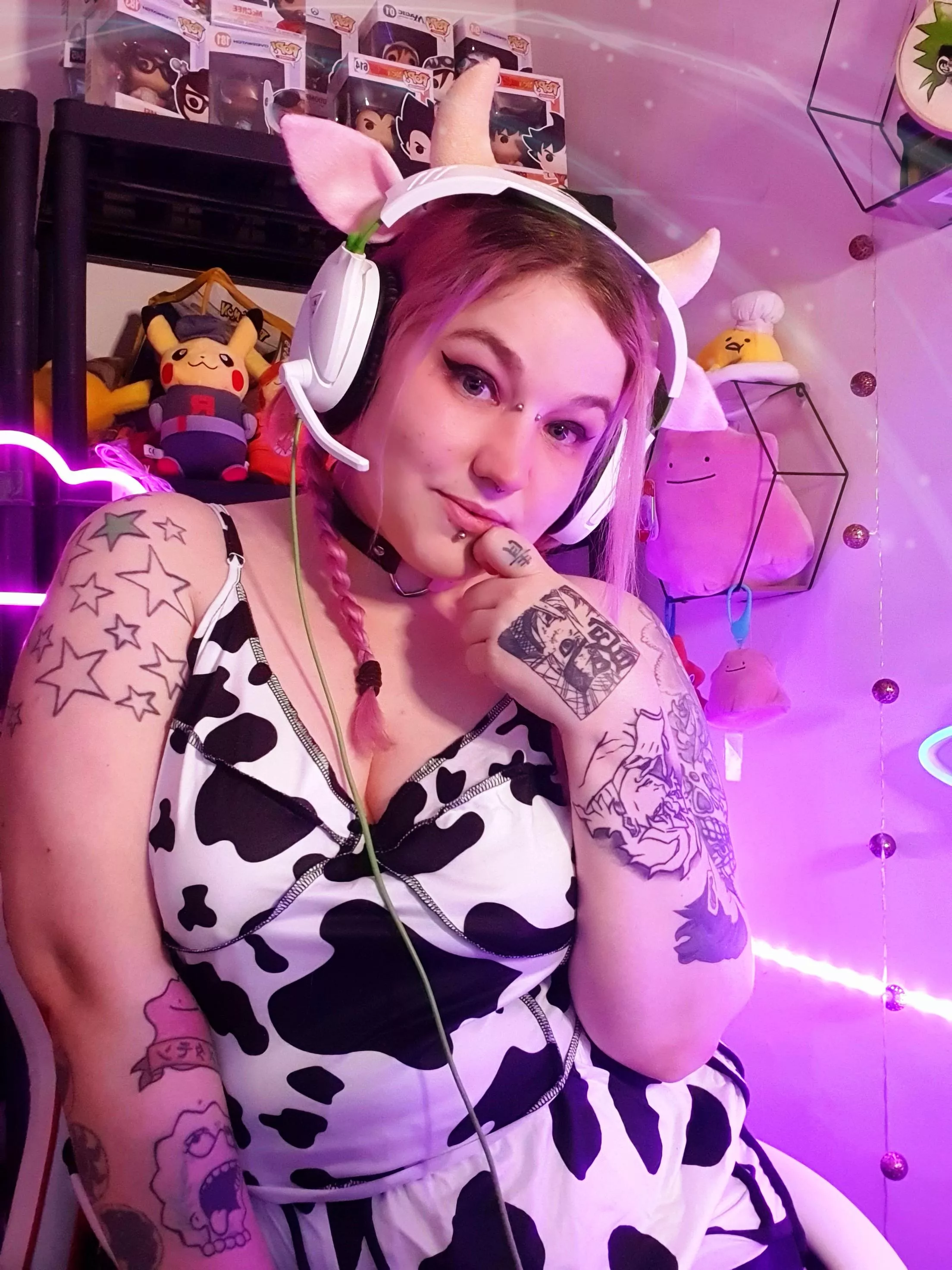 Cow Belle is being super cheeky.. Glad I got a full set of this cosplay! posted by slaughter88