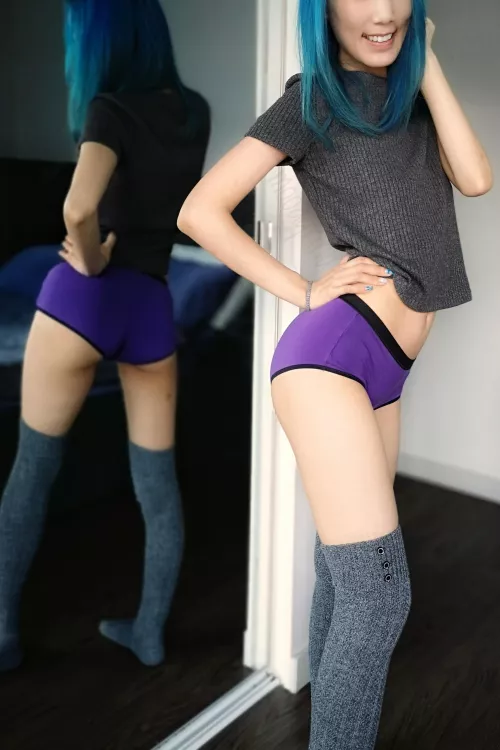 Cozy and small in comfy panties by MoodyRina