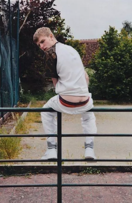 Cracked Gate by Scooby-Dooby-Do