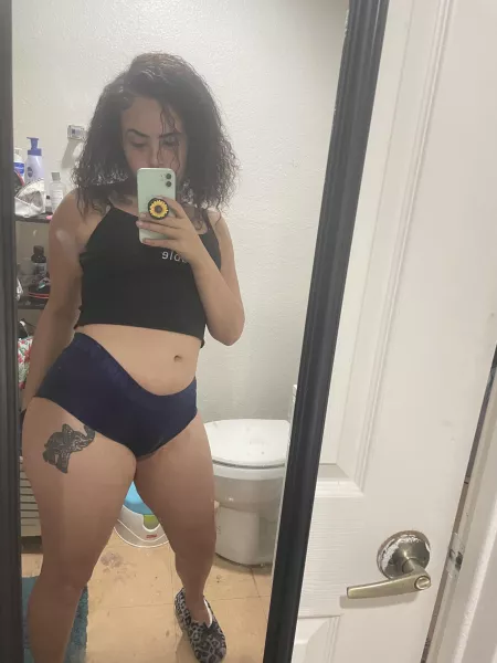 Craving a pretty princess to cater to 😩🥺 [oc] by xxxbrvziii