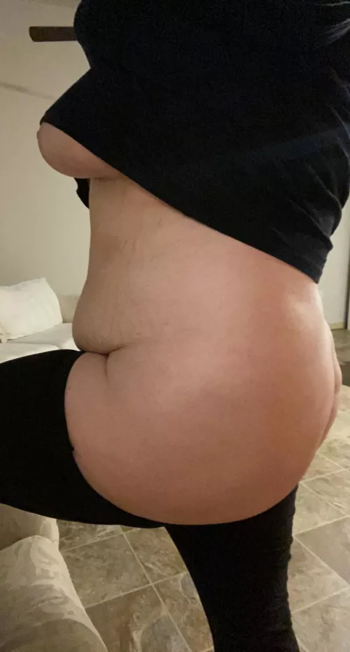 Craving some outback wings who’s going to help me fulfill my craving by StrawbrryMango