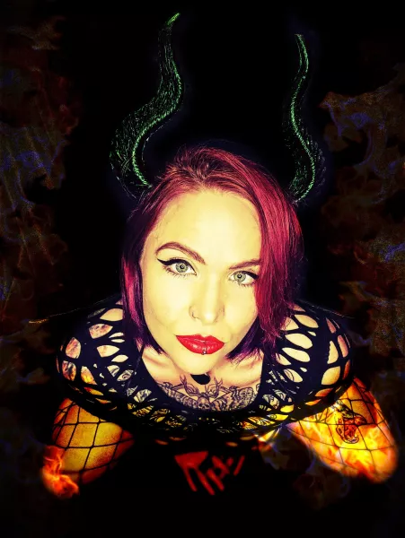 Crawling up from the depths of hell just to suck a cock 😋 by nyxapocalypse