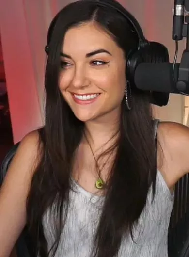 Crazy pretty smile posted by Allibaad90