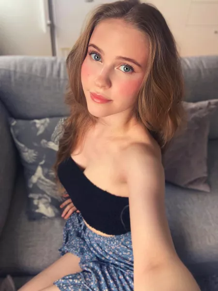 Crop top and flower skirt kind of day! by linneakaller