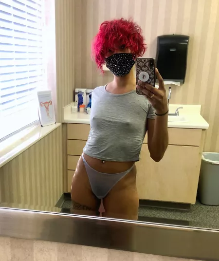 Crop tops are life by kris_tinawithak