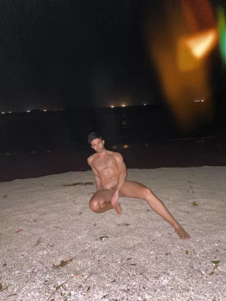 Cruising on the beach can be fun 😎 by joelinblue