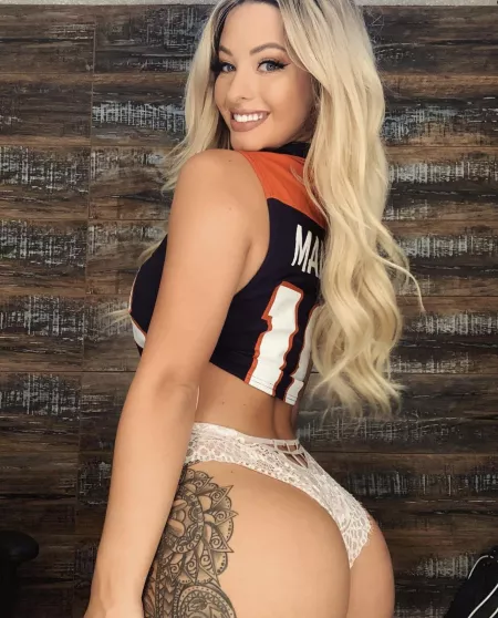 Crushing hard by ashley_askme