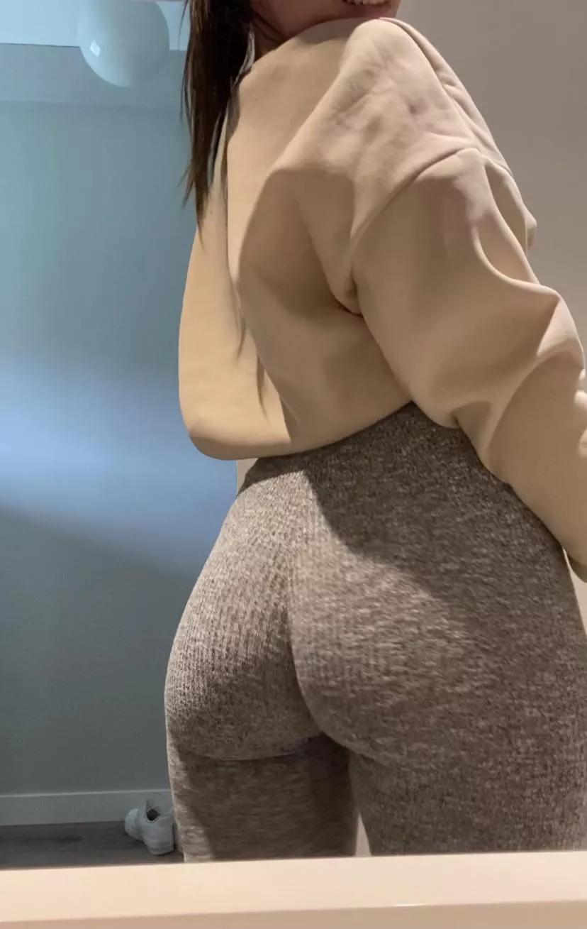 Cuddle time? [OC] posted by lacieonline