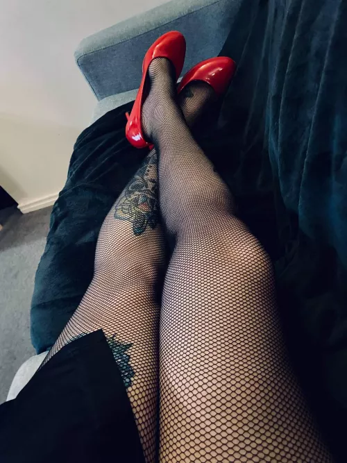 Cum and worship my heels slave. DM ME NOW XX by mistressthorn69