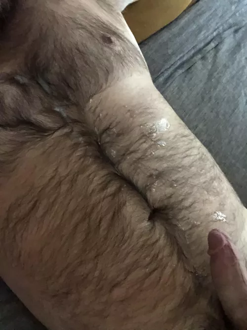 Cum clean me up? 🤤 by hairyd00de