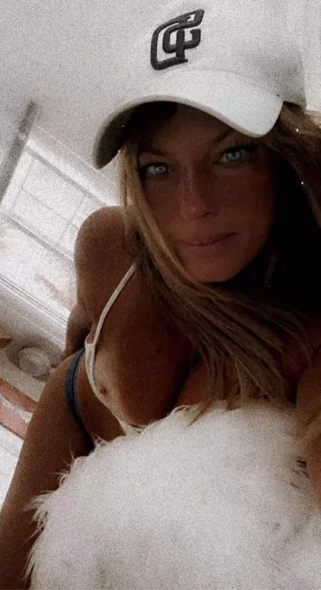 Cum find this wild thang.. by Smilebug6969