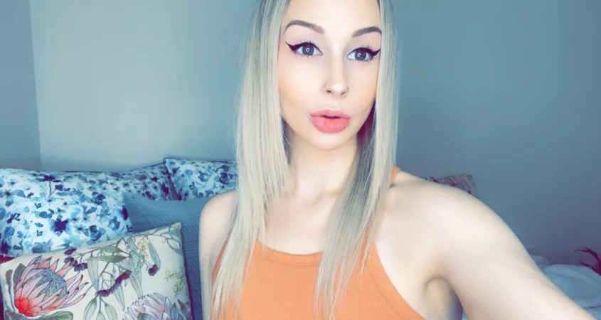 Cum have some fun! 😈😈🤷‍♀️🥰 live now! Link in bio or comments! Go check it! 😘 by cupacakeus