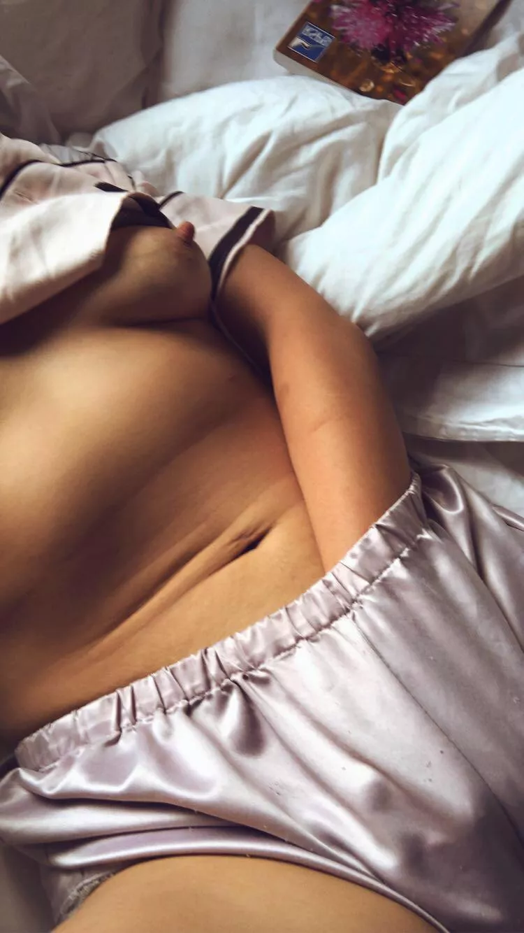 Cum help (f)llick me 💎😋 gals slippyyyy posted by Delicious-Purple1809