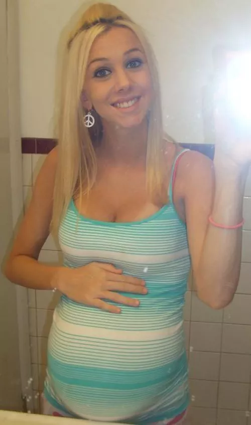 Cum in my pregnant pussy by PrincessPiee