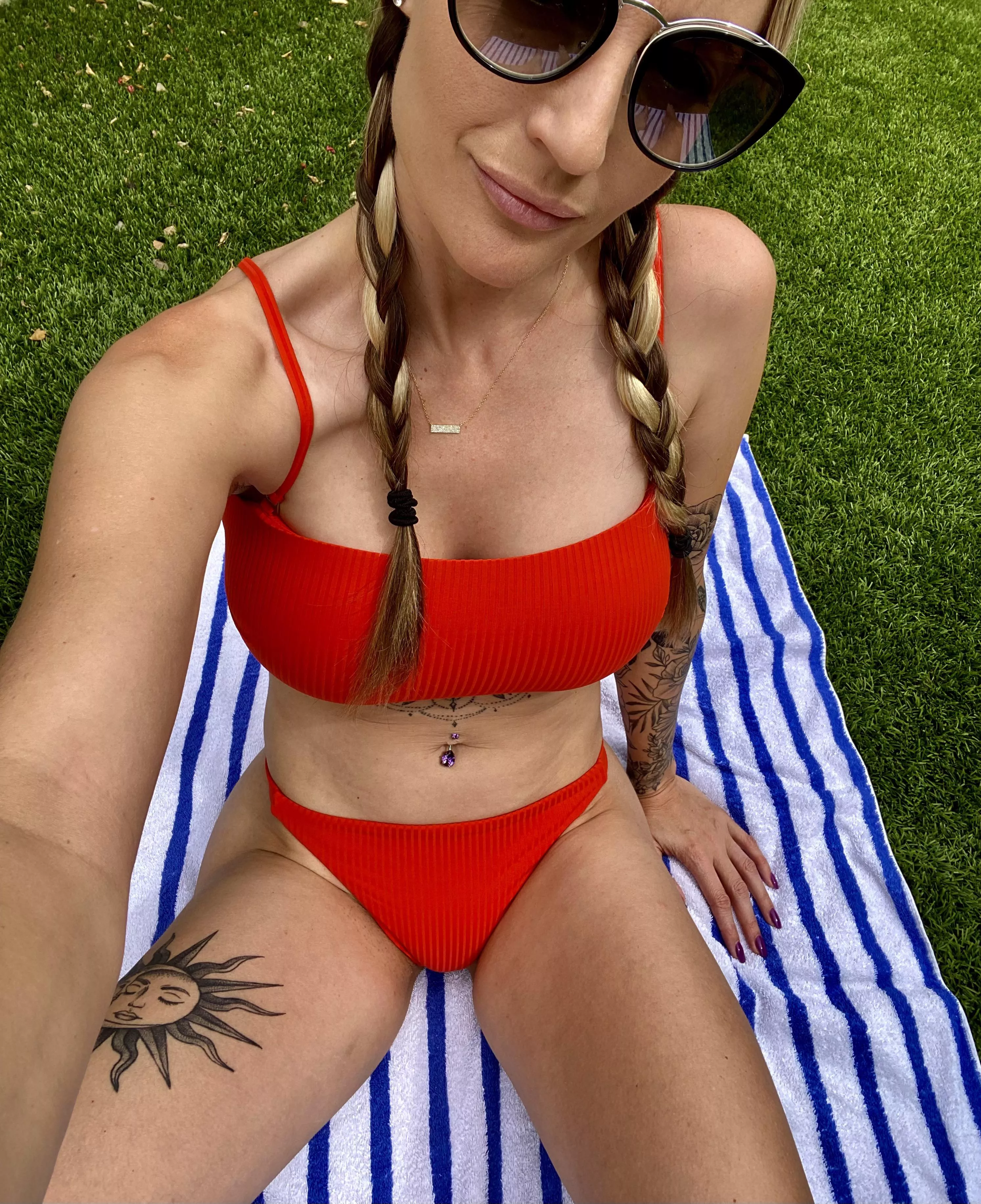 Cum lay out with me. Need an extra set of hands to oil me up! 😈💦 posted by TwoFitFoodies