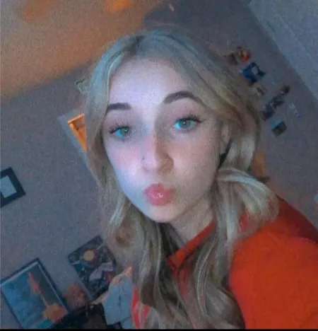 Cum on her hard. Pics only please. Kik: wonderspin by WonderOnePumps