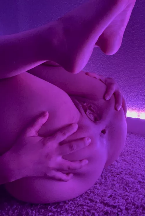 Cum on my feet by Sexygeminibabe