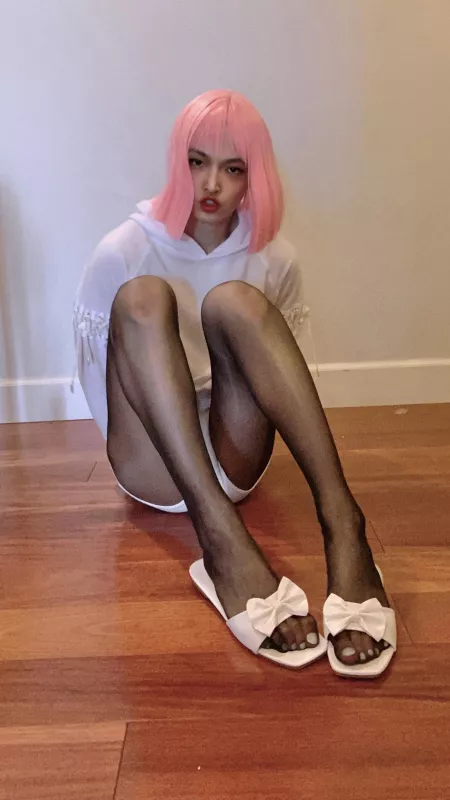 Cum on my nylons daddy 💦 by sneakykat7