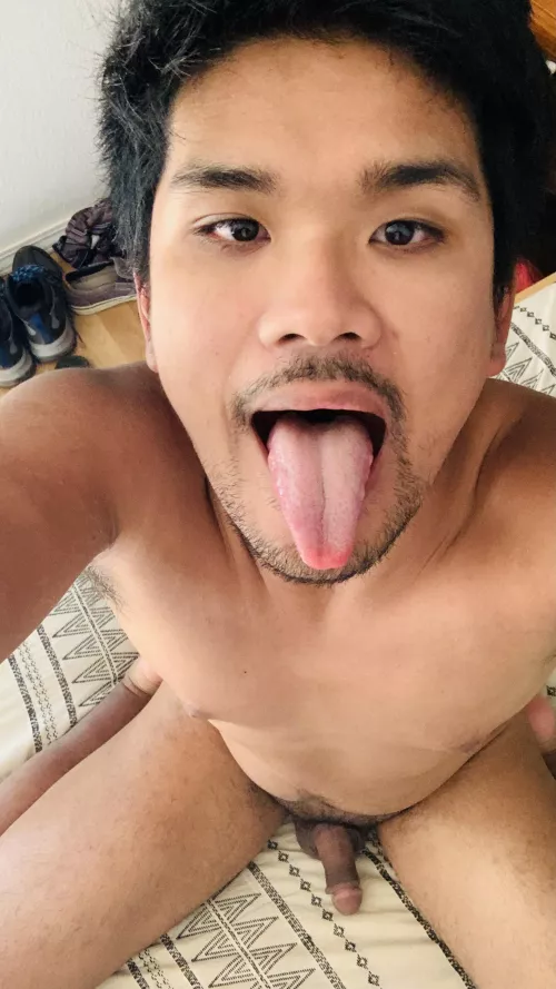 Cum on my tongue. Make me swallow every last drop. by ryanator3210