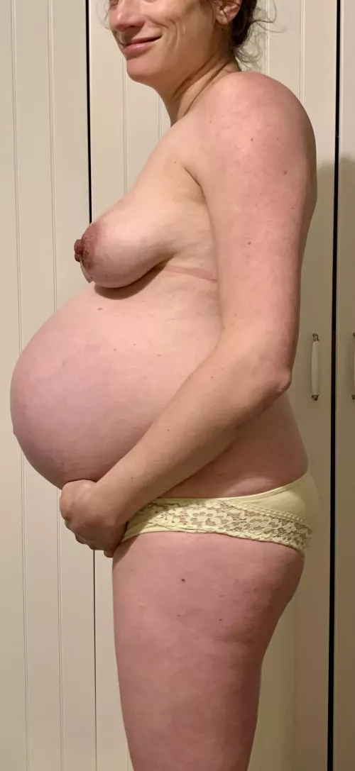 Cum on my wife’s preggo belly. Kik shed7777. Tele randomtree7 by bondadam11
