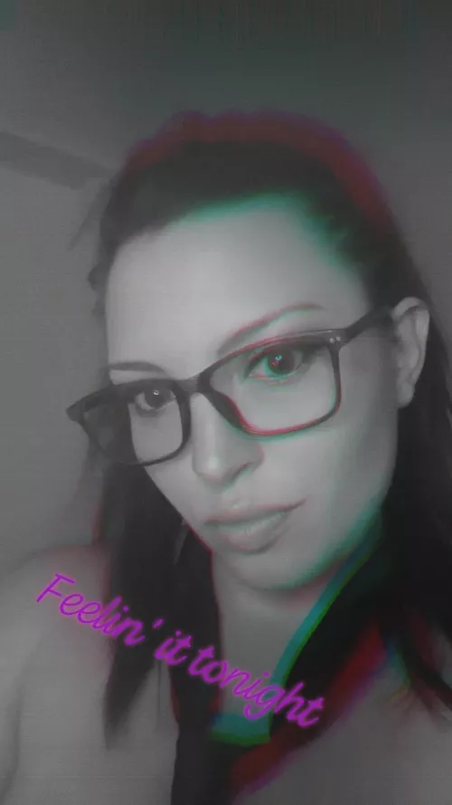 Cum play with me! I'll be on at 10!! https://chaturbate.com/in/?tour=7Bge&campaign=ceqoe&room=ladyvland by LadyVLand