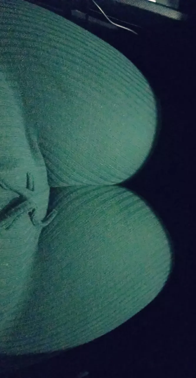 Cum see why they love Zia so much🥵 @ziaofficial0x posted by ziaofficial0x