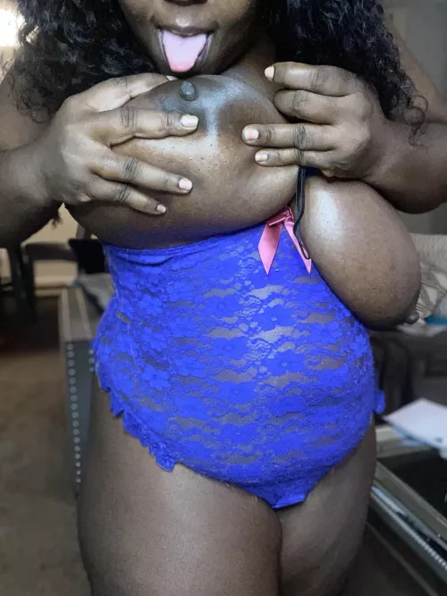 Cum suck my nipples with me baby by Curvymya