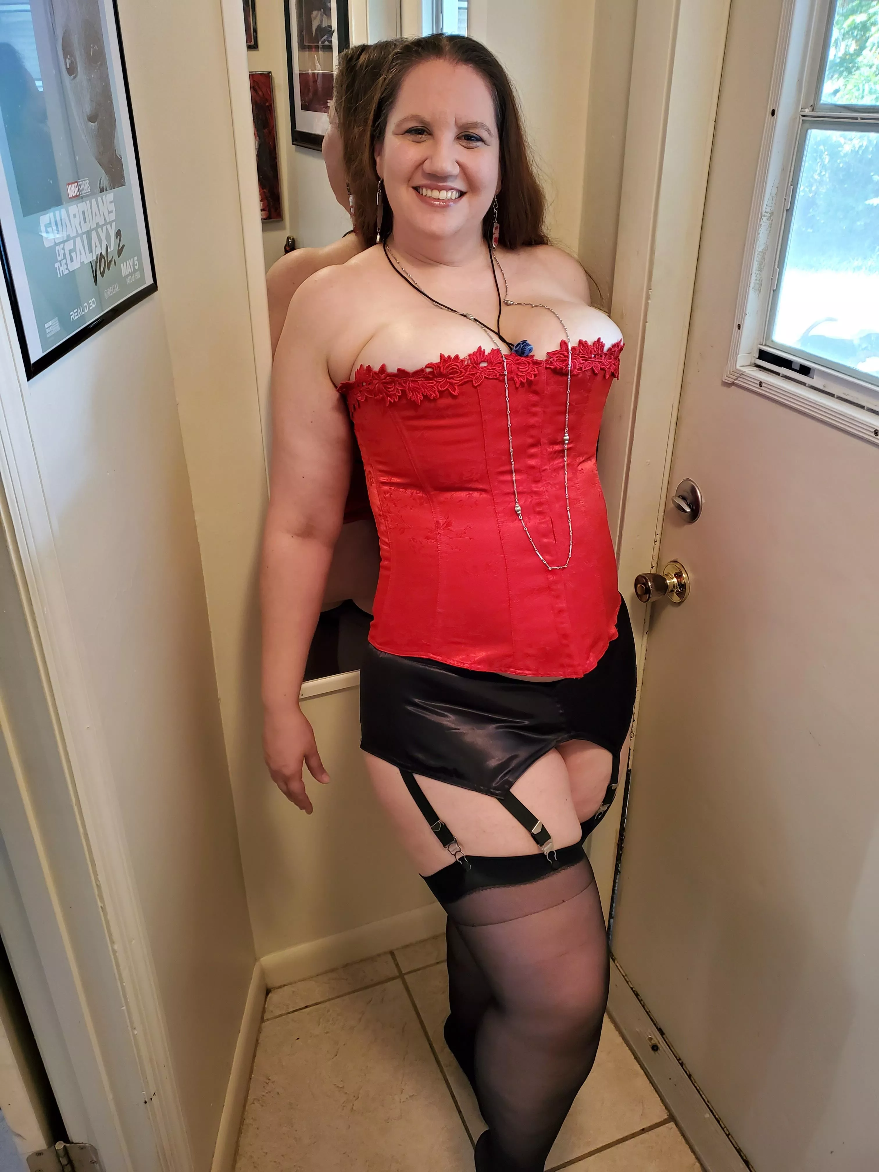 Cum to my window. posted by MrsDieanaMyte