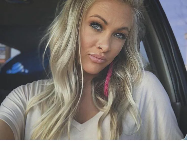 Cum tribute this girl I know and I’ll send a couple nudes. Kik silkshot69 posted by silkshot69