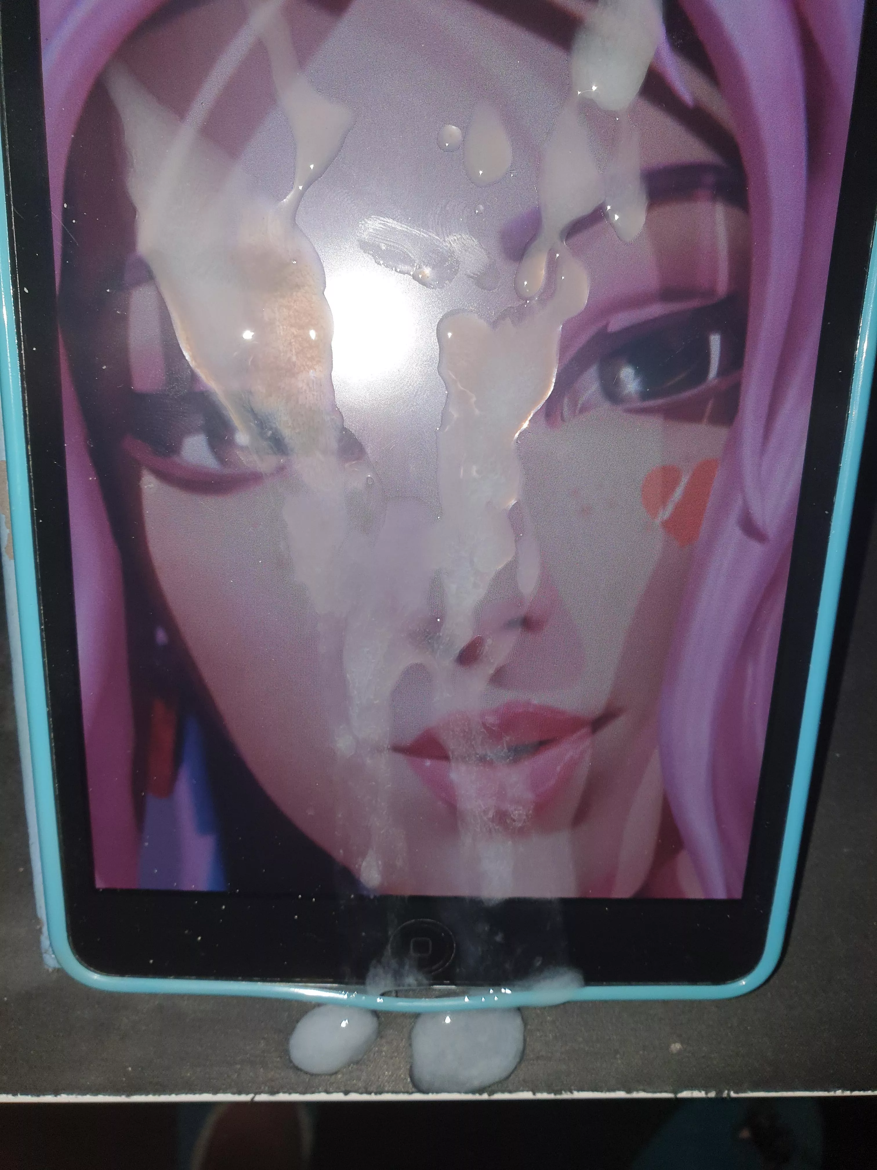 Cum tribute to Lovelys oh-so perfect face on my ipad mini (pic and vid) (vid in comments) posted by kittycatboi1113