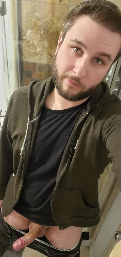 Cummed once today already, but no reason we can't work on a 2nd and 3rd time 😉 by slimslam_spaceman