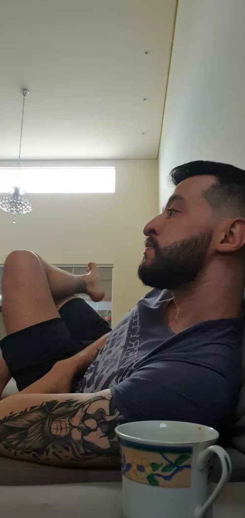 Cup of coffee, anyone? by hiyo_silver