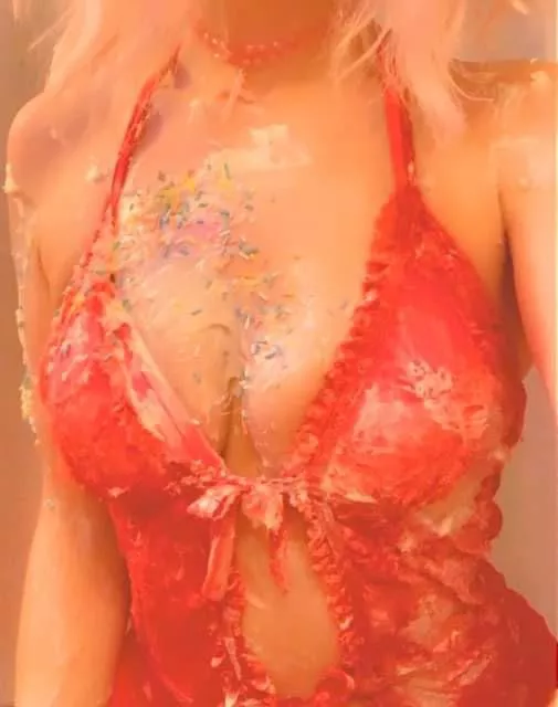 Cupcake kitten ❤️ posted by WetNMessyKitty