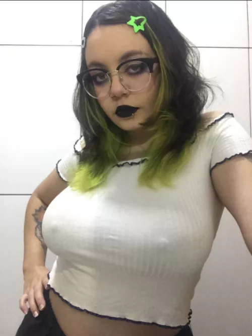 Curious to see what they look like under this top? by Nephyla_Lamprey