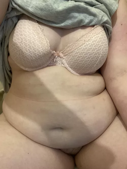 Curves for breakfast? by harritoyou_x