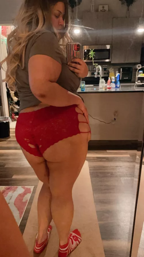 Curvy all over by MandiAmour