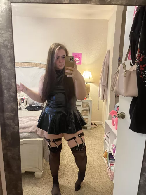 Curvy enough for you? by Sugarybb