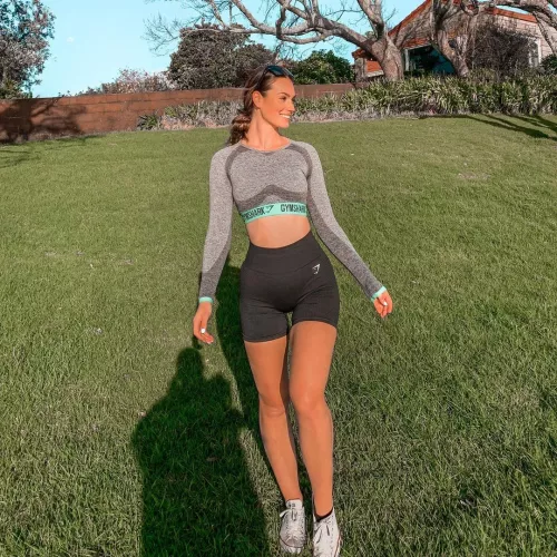 Curvy Figure by civilrainy