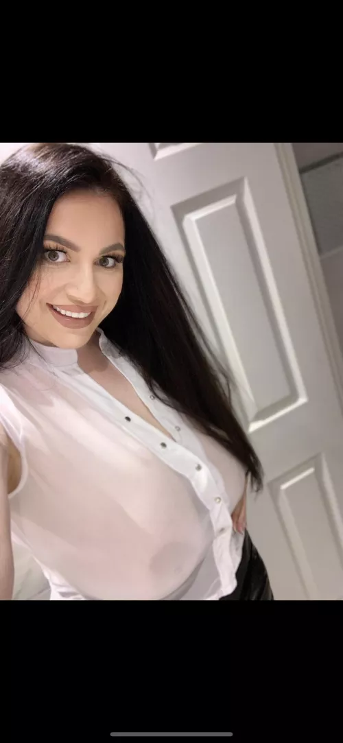 Curvy secretary anyone? by JasmineJamesX_