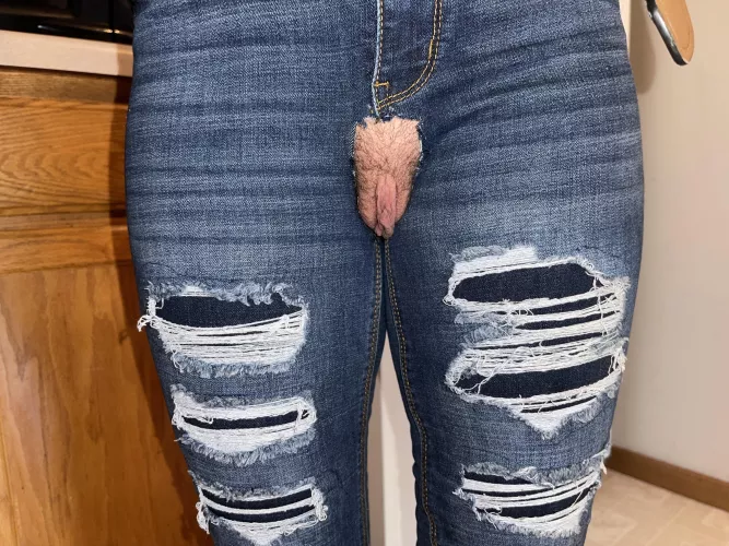 Cut a hole into my jeans !! About to walk around at the mall :) by jasminemmarie